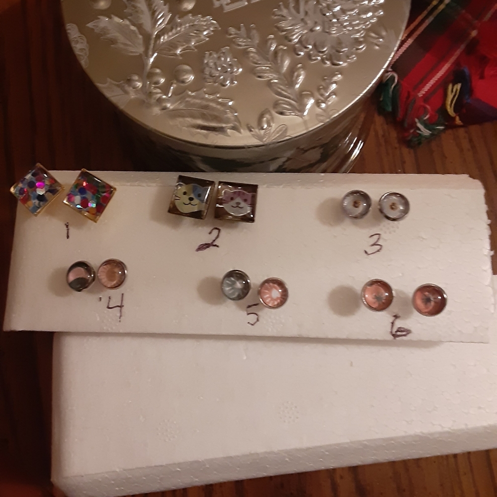 Cute stud earrings